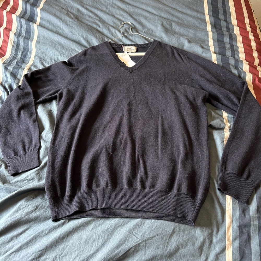 Hermés Men’s Cashmere V-Neck Sweater Navy XXL